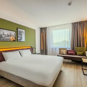 https://hotel-pod-grotem.warsawhotelspoland.com